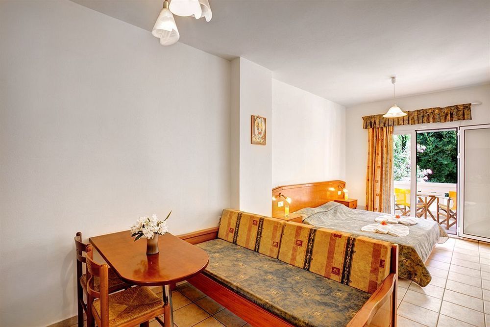 Artemis Apartments スタロス エクステリア 写真